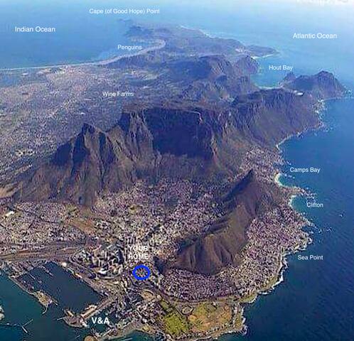 Convention Centre Perfect; Spectacular 2 level gallery image 3