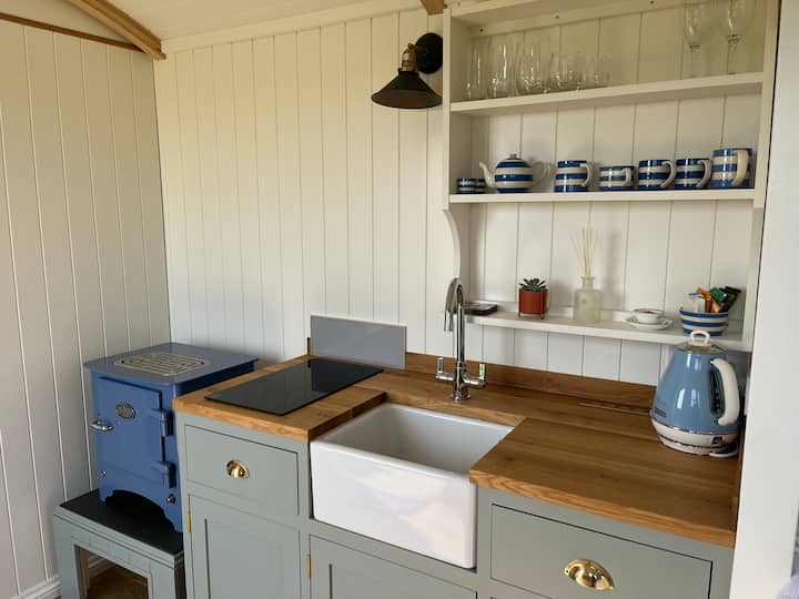 Lower Trewern Farm Shepherd’s Hut - Pendeen