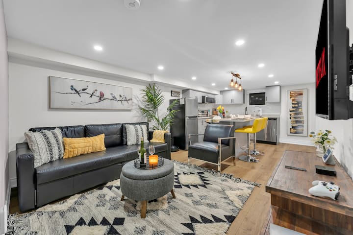 Modern 2BR Home | Fireplace, Parking, 15 min to DT