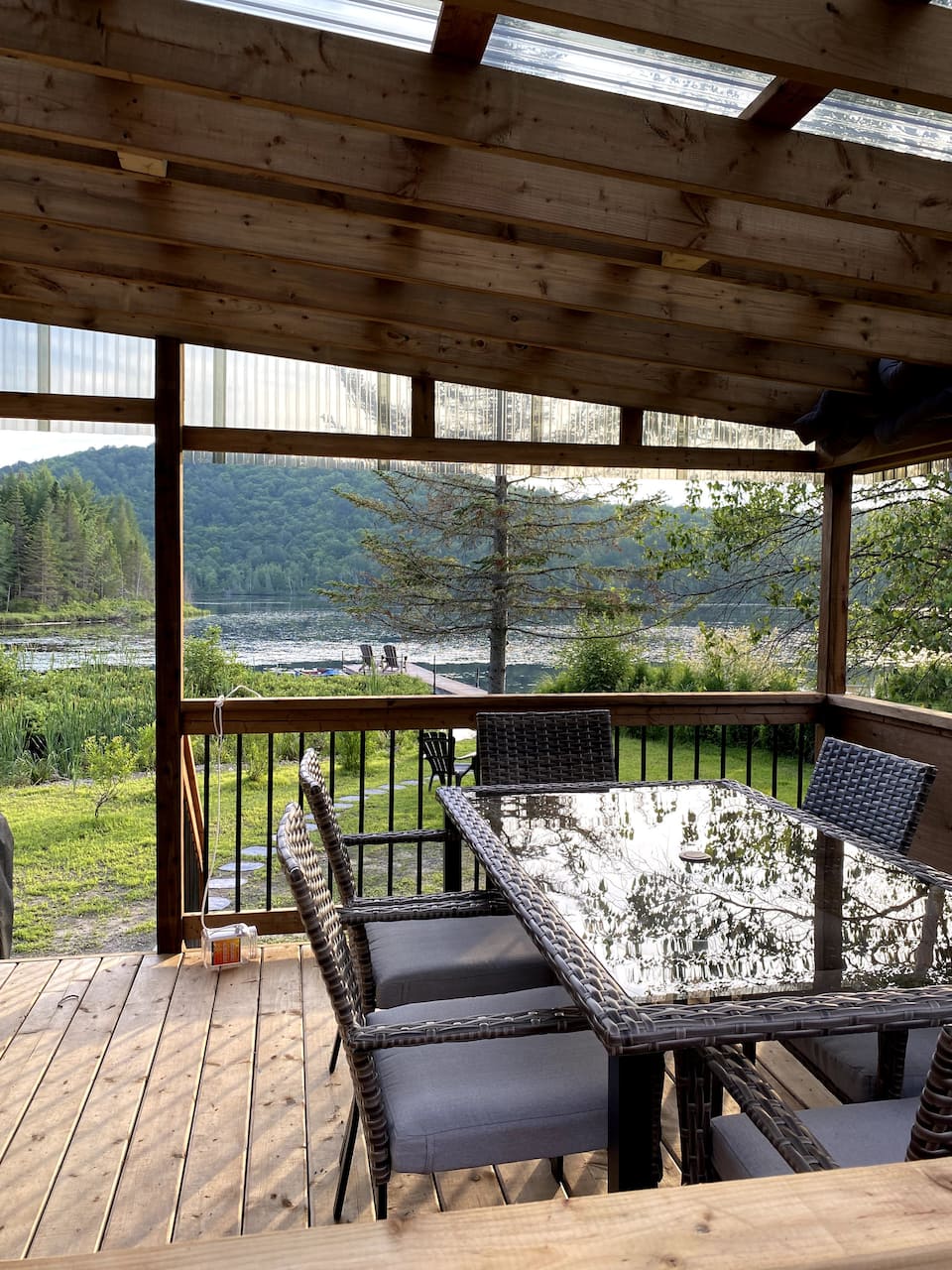 A lakefront chalet in the Quebec hills, Saint-Didace, Quebec, Canada, photo 6 of 10
