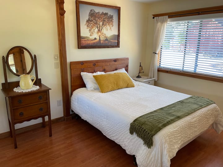 The Milkhouse Cottage - Placerville, CA