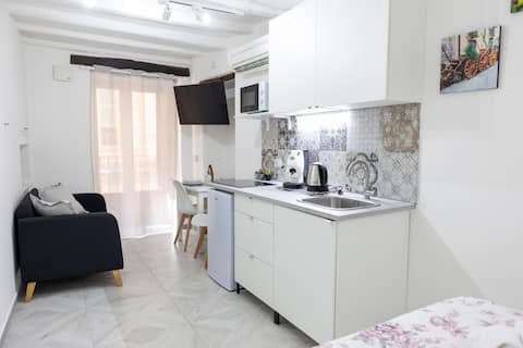 Popular Airbnb listing: Aurora House Suite in Cefalù