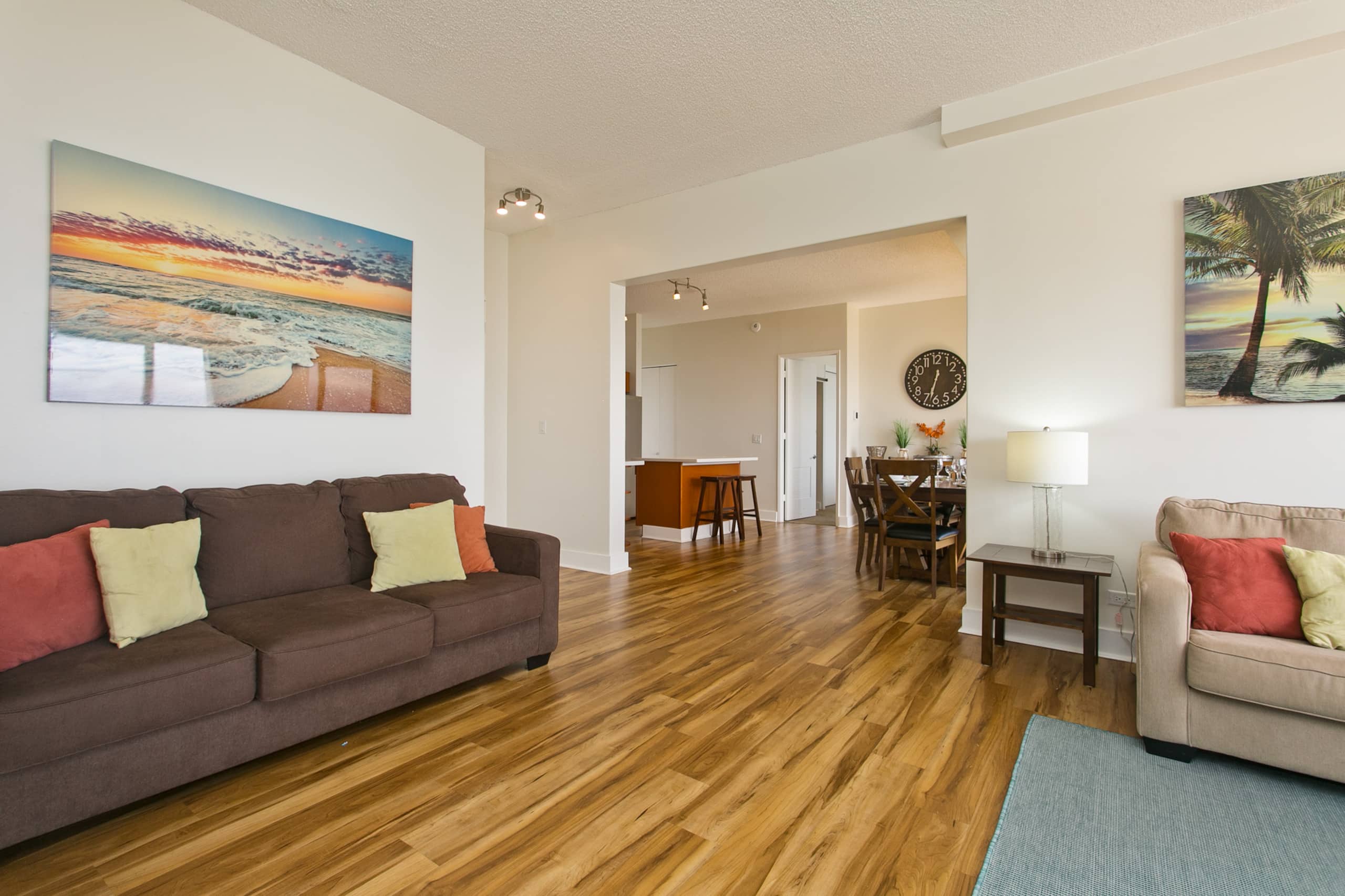 Condo in Honolulu · ★4.86 · 2 bedrooms · 4 beds · 2 private baths - Image 5