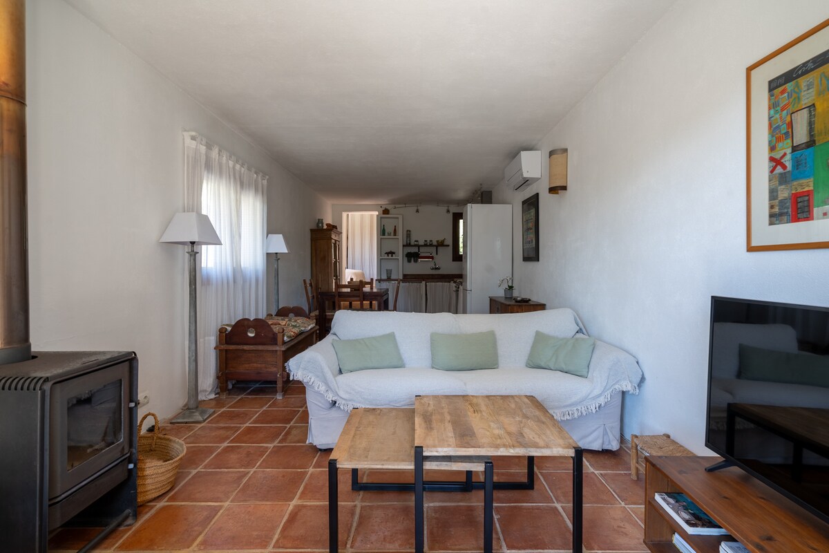 Top Airbnb: Country house with views in Sant Joan De Labritja