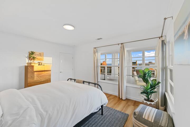 Malibu Suite B – Ideal Location & Ocean Views gallery image 4