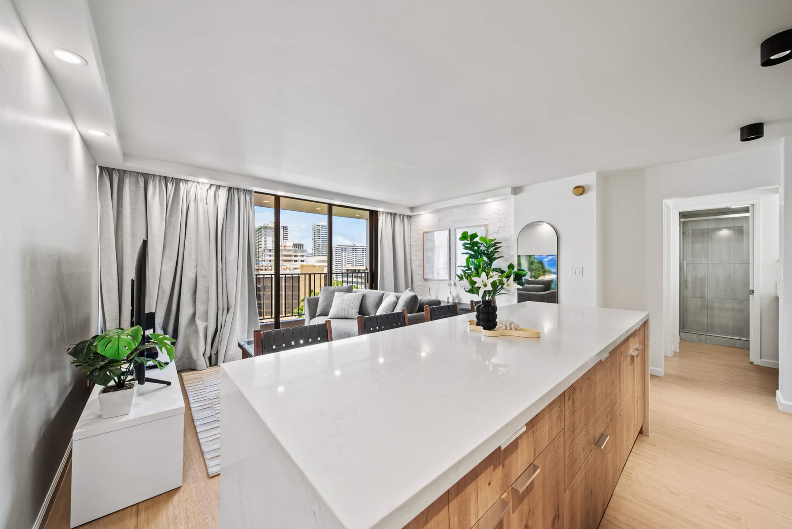 Boutique 1bdrm w/Free Parking - Image 6