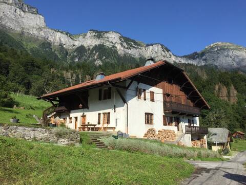 Family cottage for 14 people