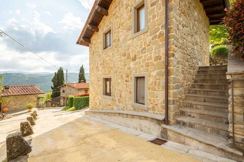 ESTER HOME BETWEEN FLORENCE AND AREZZO.WITH  POOL