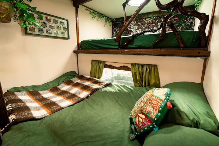 Alternate bed layout- for those less agile.