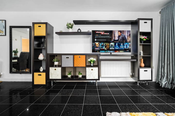 Spacious| Parking| Ideal For Families & Groups - Birmingham