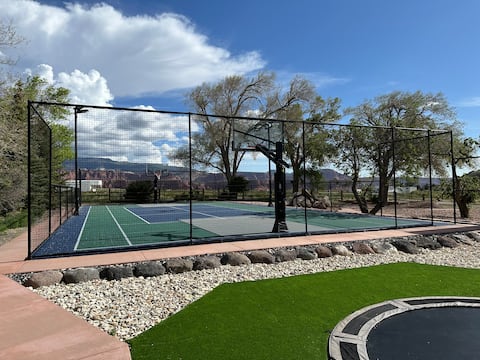 Getaway w/ sport court! Near Capitol Reef NP