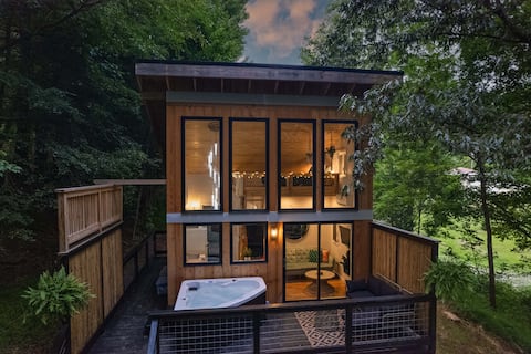 Zenith | Forest Lux | Hot Tub | Fire Pit, 10 2 DT