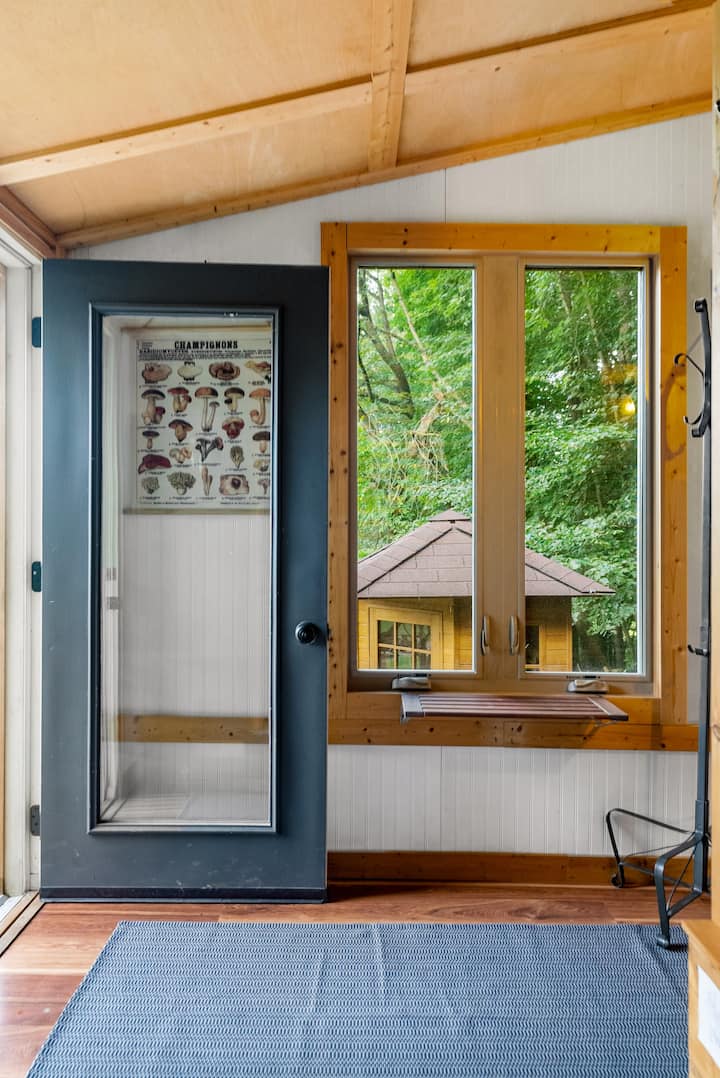 Peaceful Getaway, Sauna, Trails, Dog-friendly - Ohio