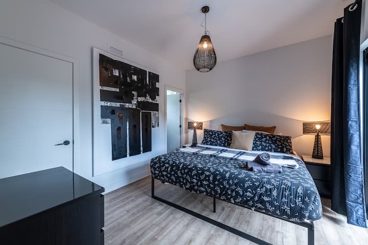 King Room (Ground floor) with patio door, balcony and ensuite bathroom