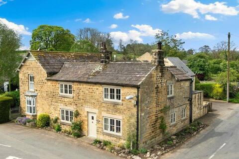 Luxury Period Cottage w/Garden in Kirkby Malzeard