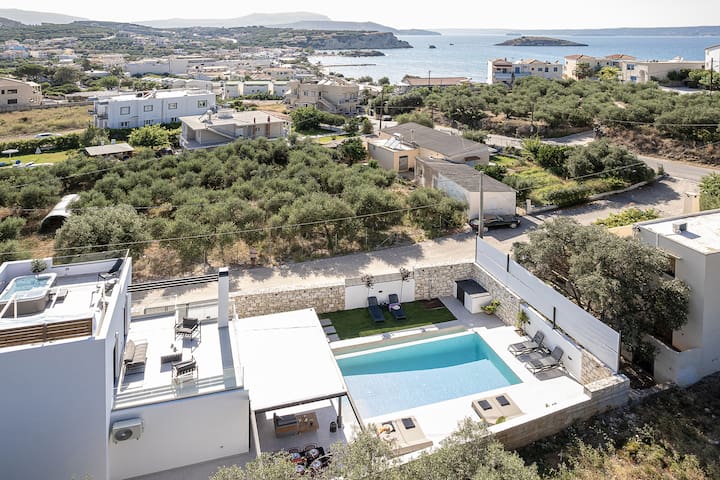 Avrilla Seaside Villa w/ Heated Pool, Hot Tub, BBQ gallery image 2