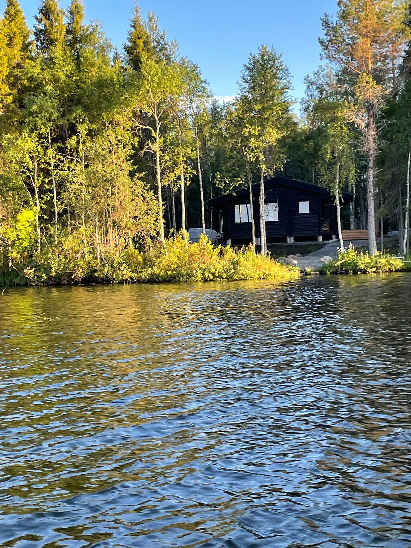 Viihtyisä Mökki Järven Rannalla 5