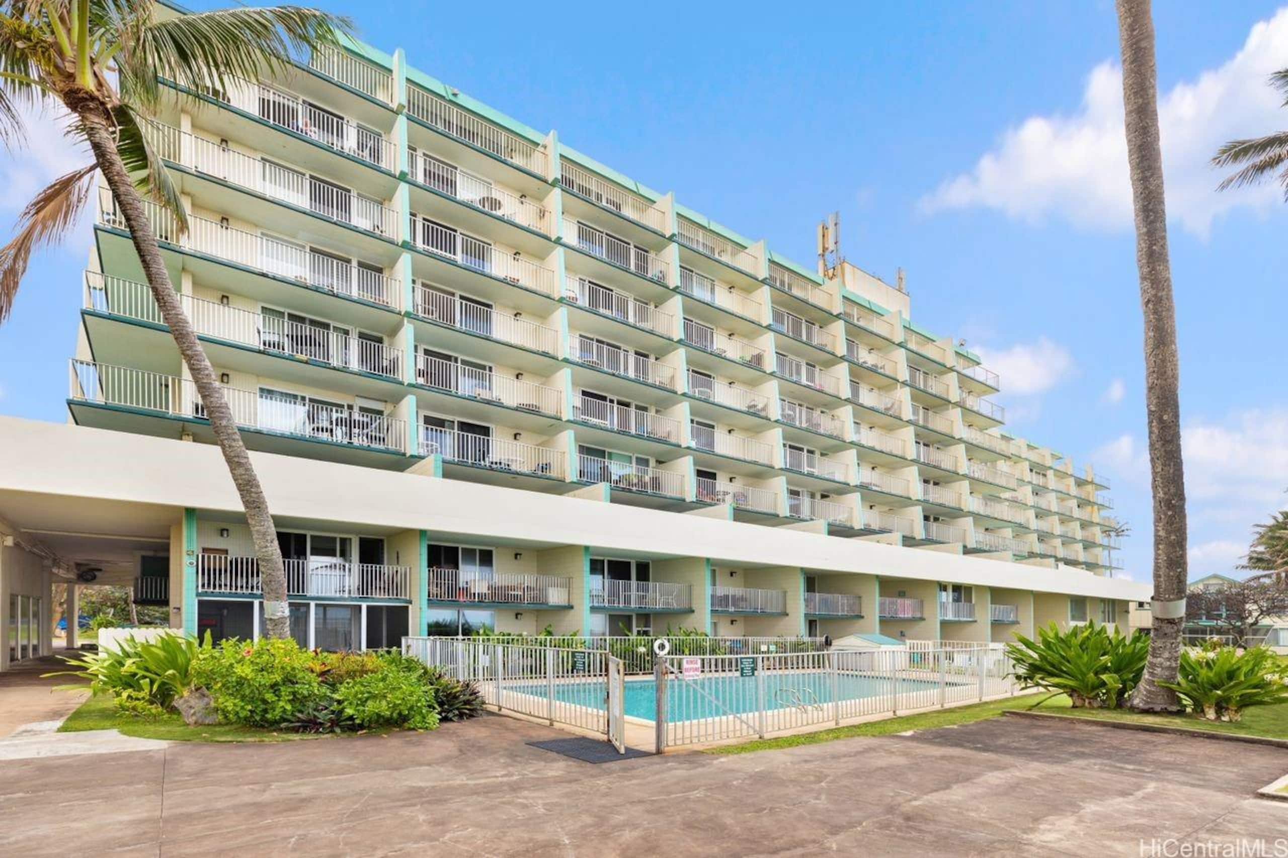 Condo in Hauula · ★4.87 · 1 bedroom · 2 beds · 1 private bath - Image 34