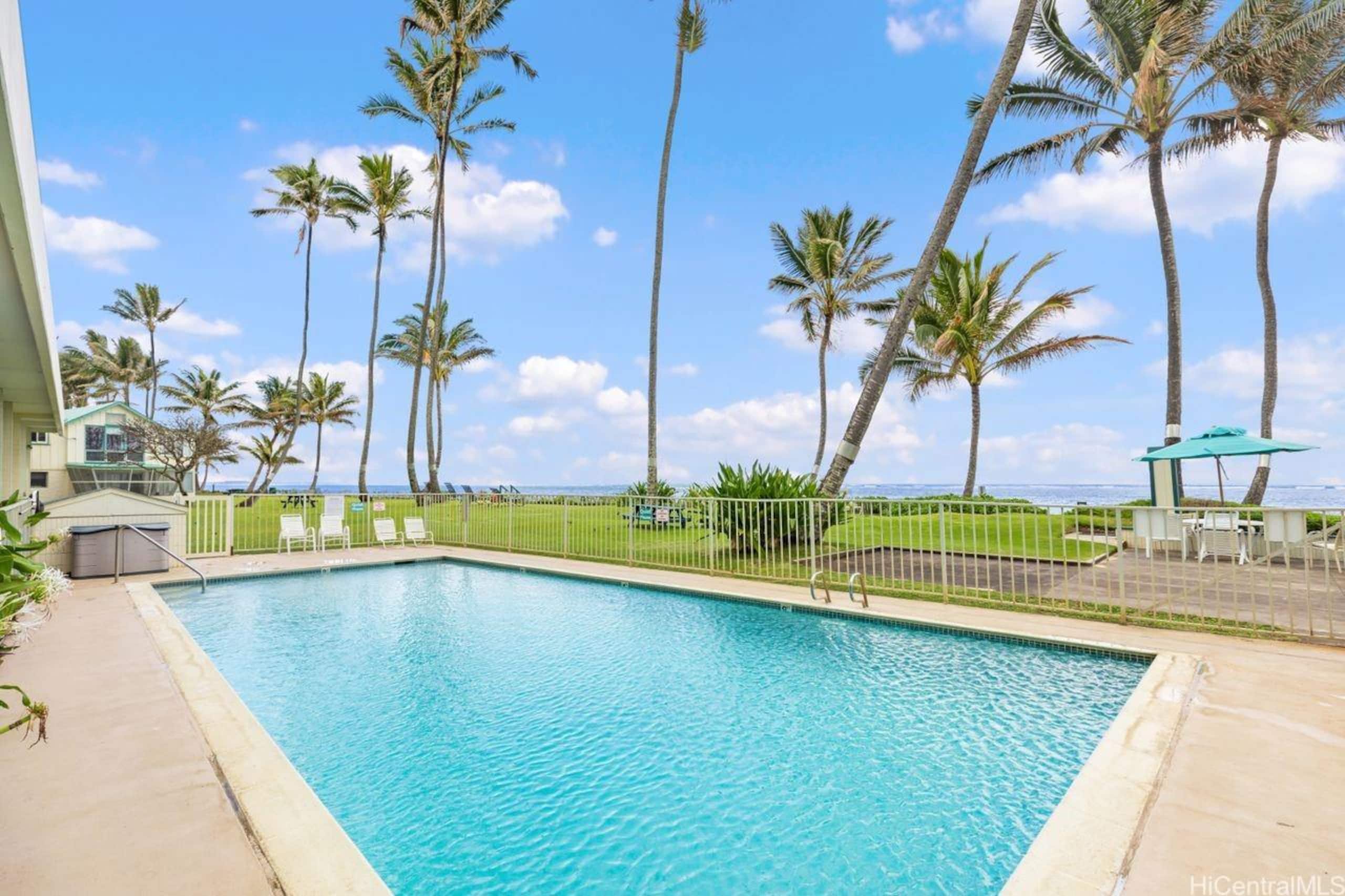 Condo in Hauula · ★4.87 · 1 bedroom · 2 beds · 1 private bath - Image 27
