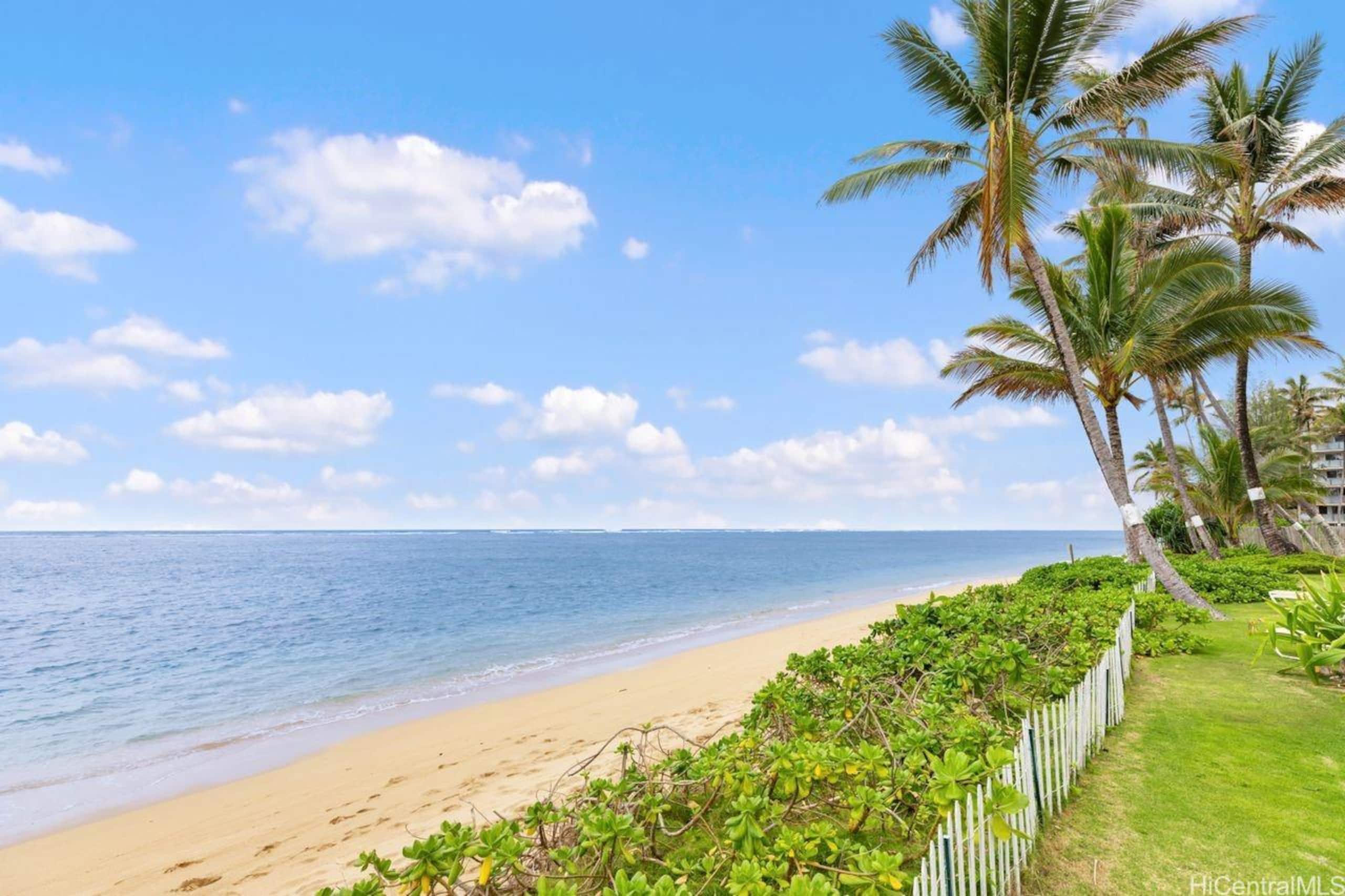 Condo in Hauula · ★4.87 · 1 bedroom · 2 beds · 1 private bath - Image 39