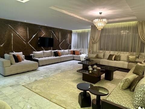 Luxury apartment prestigious park