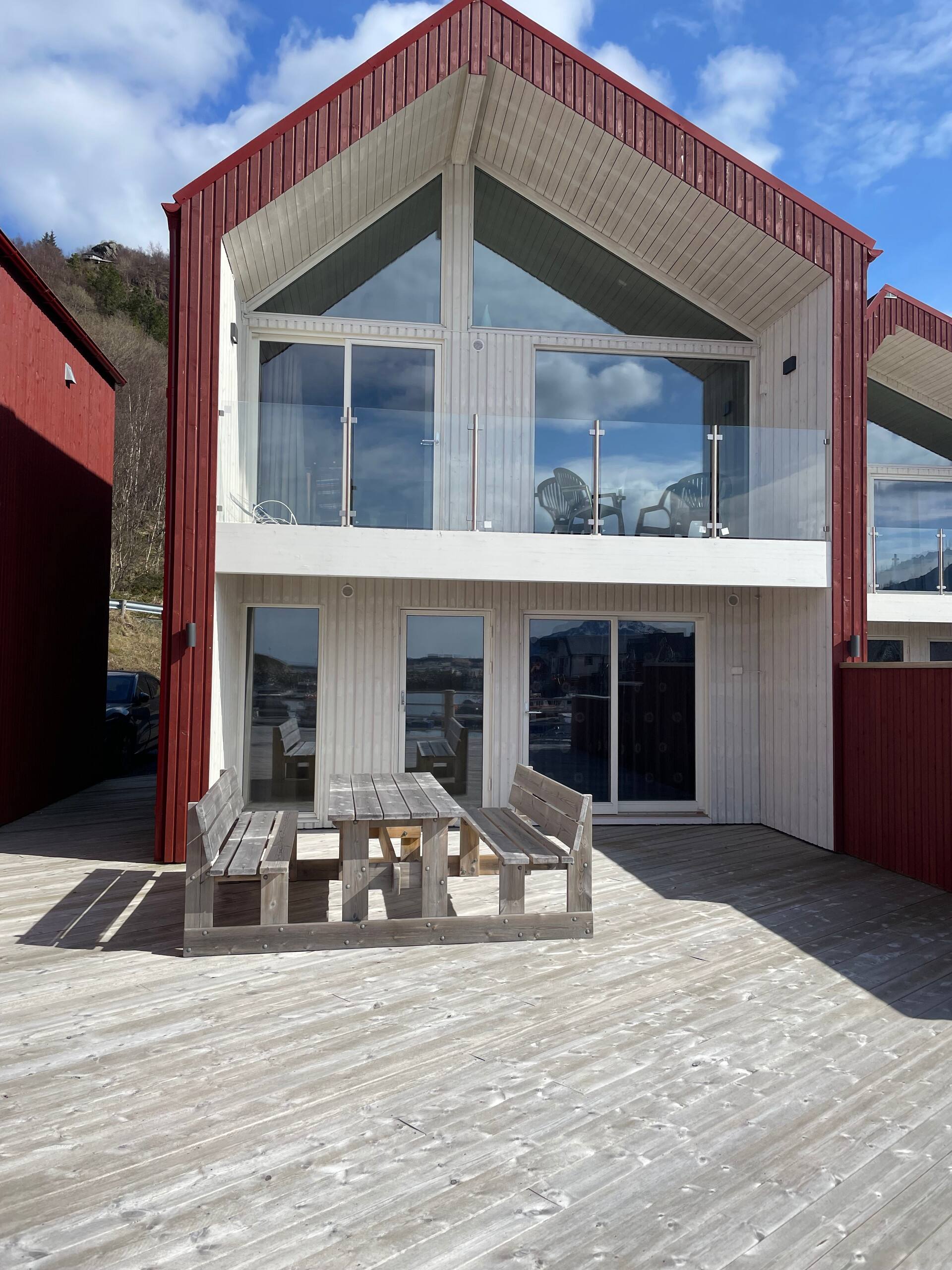 Modern rorbu med havutsikt!