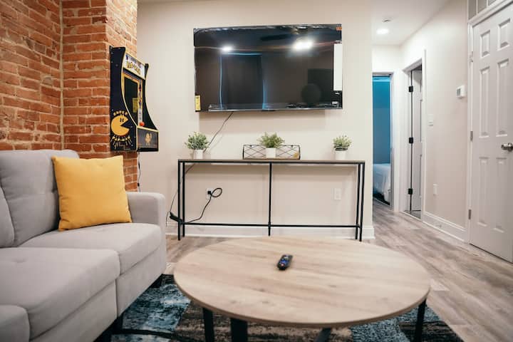 Sleek and Cozy Micro Fells Point Residence! - Apartments for Rent in  Baltimore, Maryland, United States - Airbnb