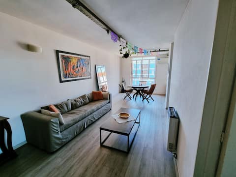 Top Airbnb: Top-Floor Flat with Panoramic La Boca Views en La Boca
