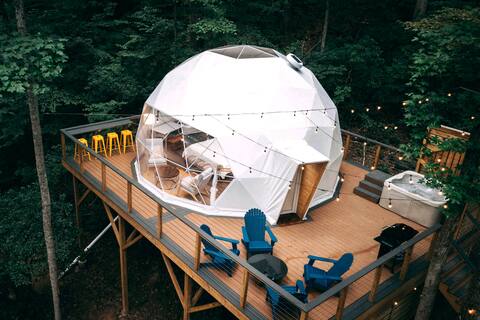 Treetop Getaway w/ Hot Tub • Peaceful retreat