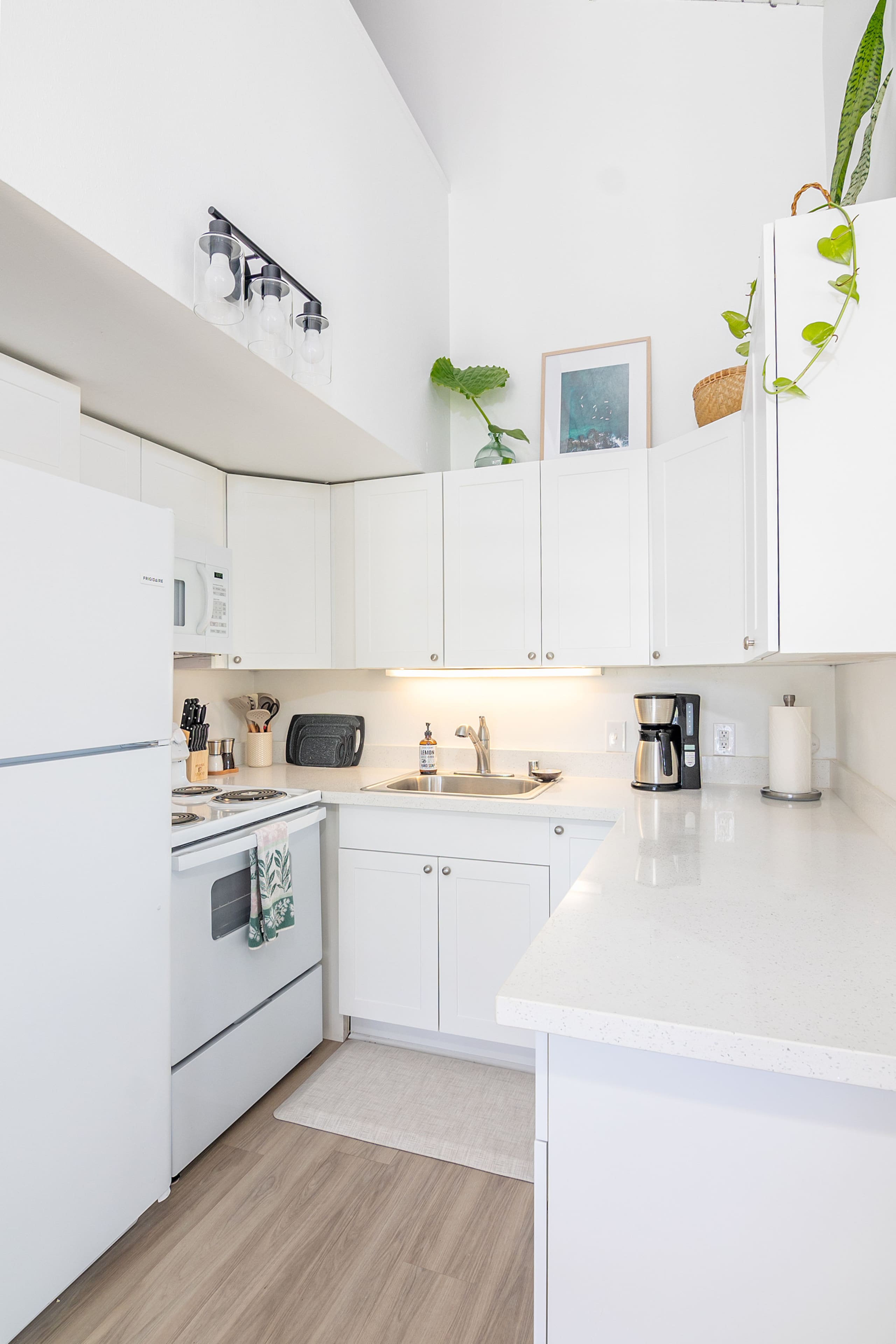 Condo in Kahuku · ★4.92 · 2 bedrooms · 2 beds · 1 shared bath - Image 4