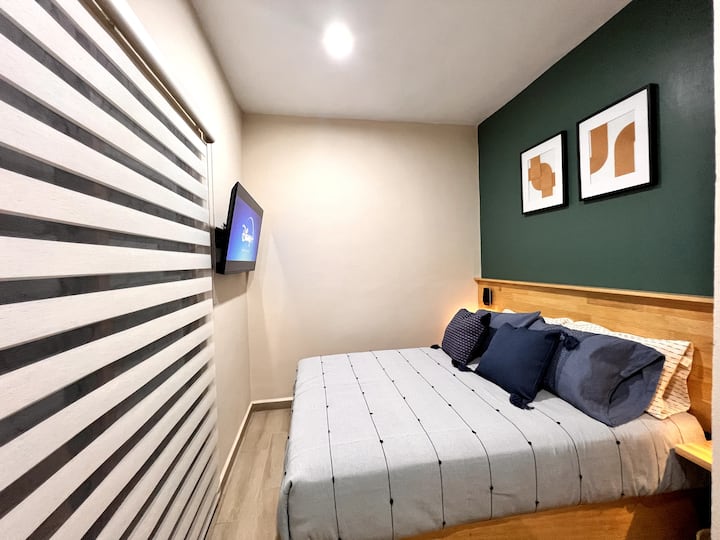 Sekundarna 
kamera HD zaslon 43"
bračni krevet