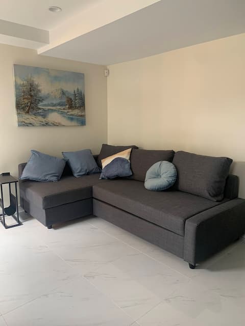 Popular Airbnb listing: Tranquil Stay & Restful Sleep in Vancouver, BC in Grandview Woodland