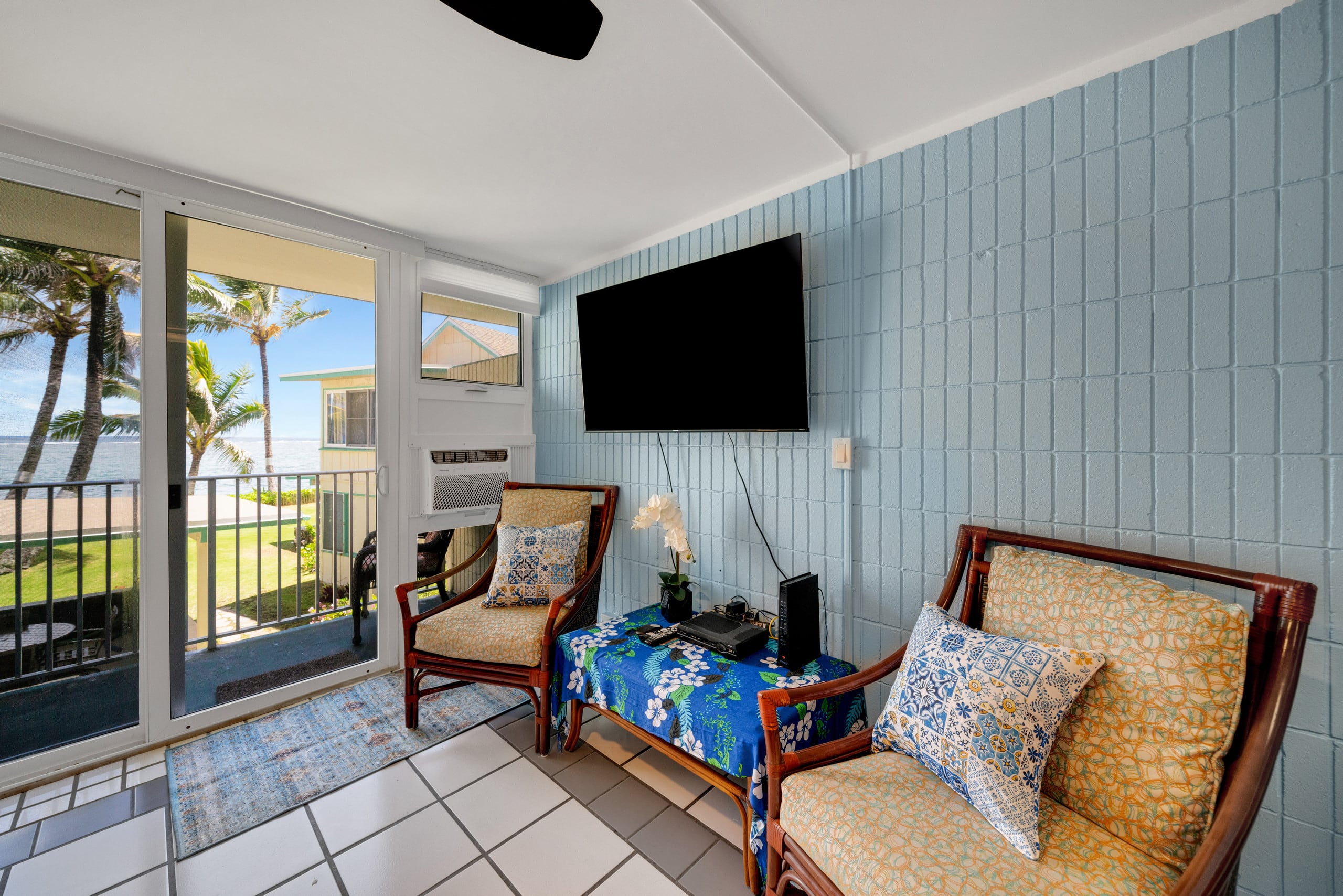 Condo in Hauula · ★4.82 · Studio · 2 beds · 1 bath - Image 4
