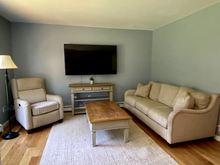 Cozy Ranch - Falmouth, MA