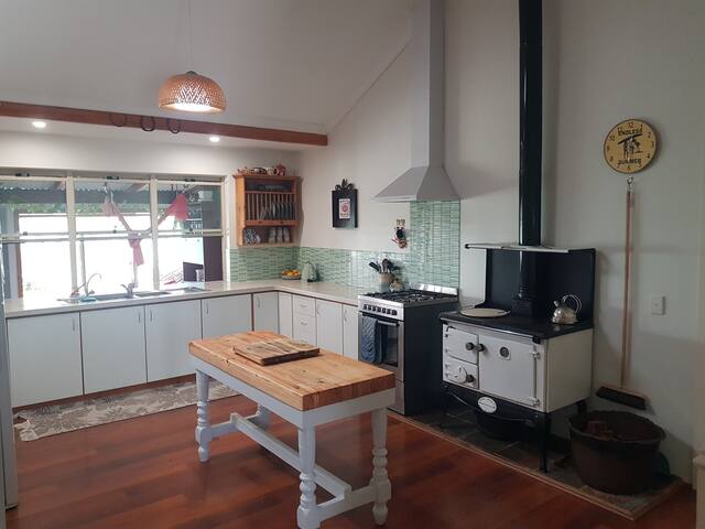 Dunsborough Weekender gallery image 3