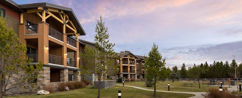 Top performing Airbnb: 1 Block To Park Entrance, Spacious 2 BDRM Condo #2 in West Yellowstone