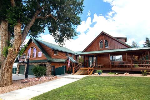 The Grand Circle Homestead & Retreat