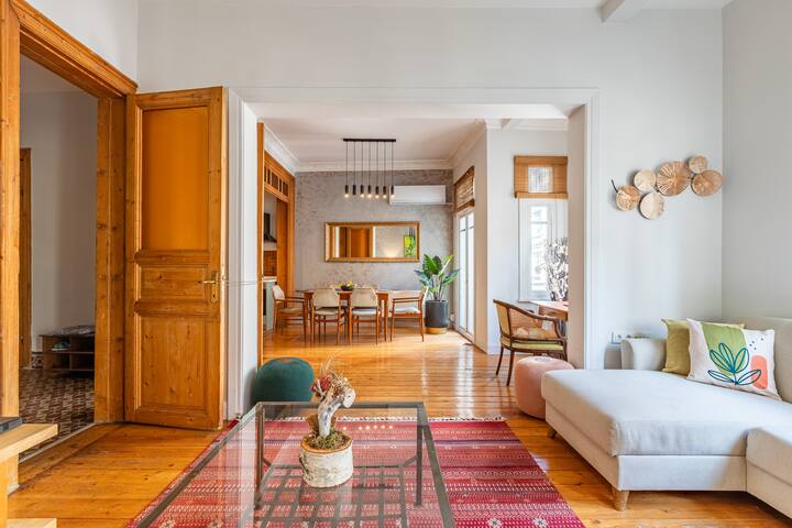 2 bath flat avaible for 8people/3mn to Istiklal St gallery image 3