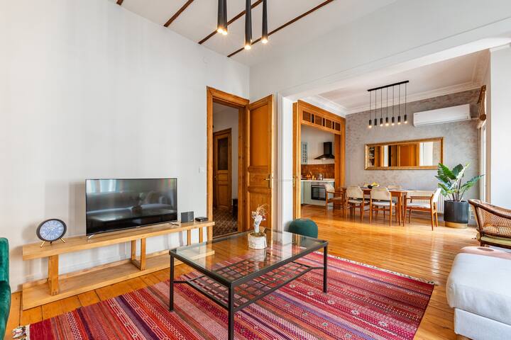 2 bath flat avaible for 8people/3mn to Istiklal St gallery image 4