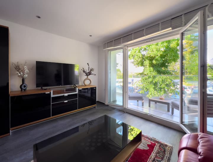 Waterfront Apt, Terrasse&parkplatz, Airport 15 Min - Flörsheim am Main