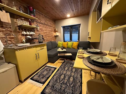 Successful Airbnb property: Jiv jiv Apart .We are at the center of İstanbul in Istanbul