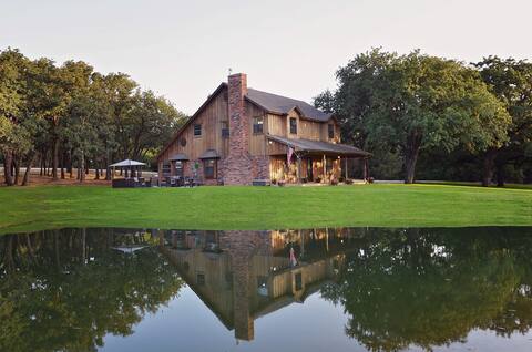 Cabin w/ Private Hot Tub & Pond
