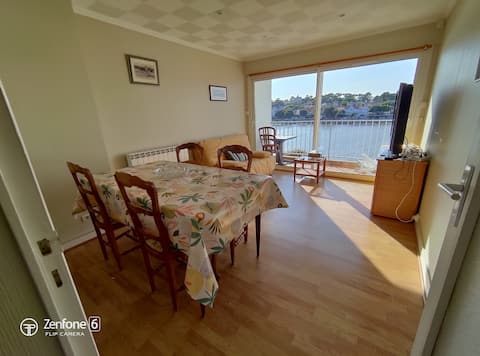 Top performing Airbnb: Direct access to the beach, as a couple or family in Saint Palais Sur Mer