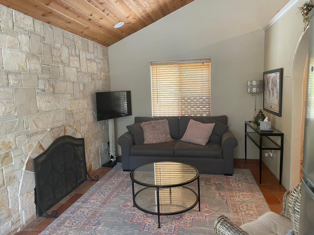 Sofá cama para dos niños o un adulto...dos adultos si te acurrucas  