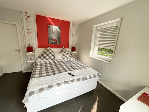 Hotel RiBecca, Deluxe Doppelzimmer Red Room