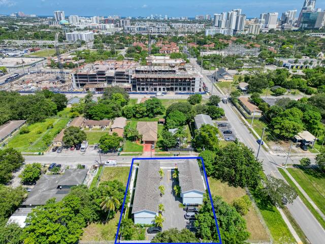 Up to 30 Guests in 3 New Townhomes in Downtown FTL gallery image 5