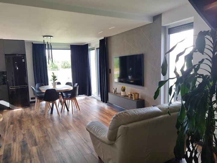 ร้านเสริมสวย (widok na TV)