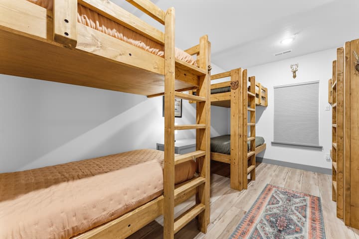 غرفة نوم تسع 8 أشخاص