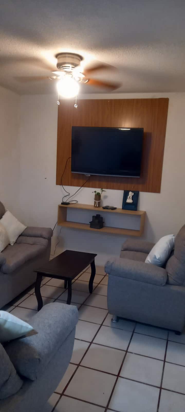 Casa Familiar Con Habitaciones En Planta Baja - Morelia