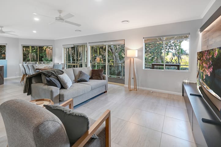 Lighthouse Beach Retreat